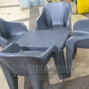 Sofa Chair and Atable