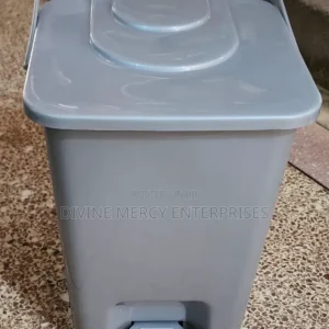 Pendal Dustbins With Handle
